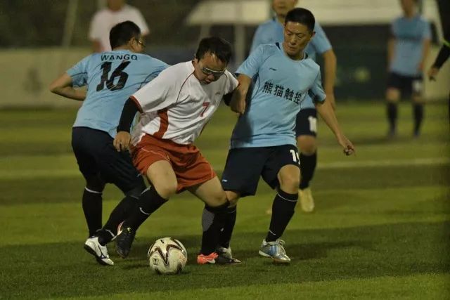 哈利25+13步行者送活塞4连败 尼克斯力克76人