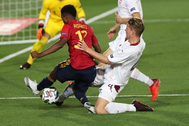 字母34+11雄鹿逆转篮网 76人力克公牛近5战4胜