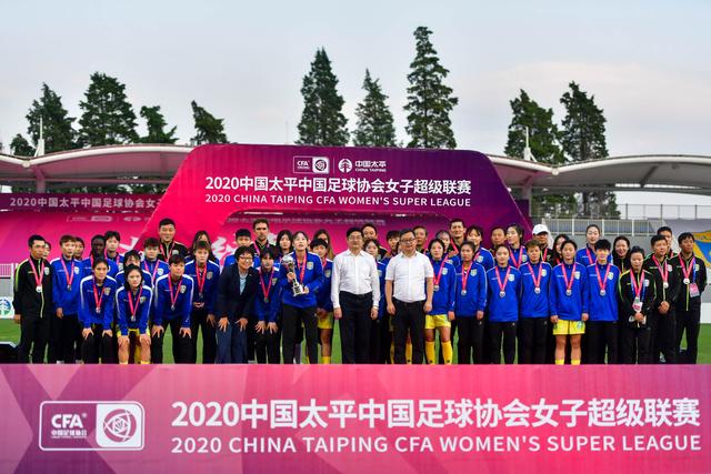 巴萨竭尽全力也未破拜仁大门 拉波尔塔赛后安慰莱万